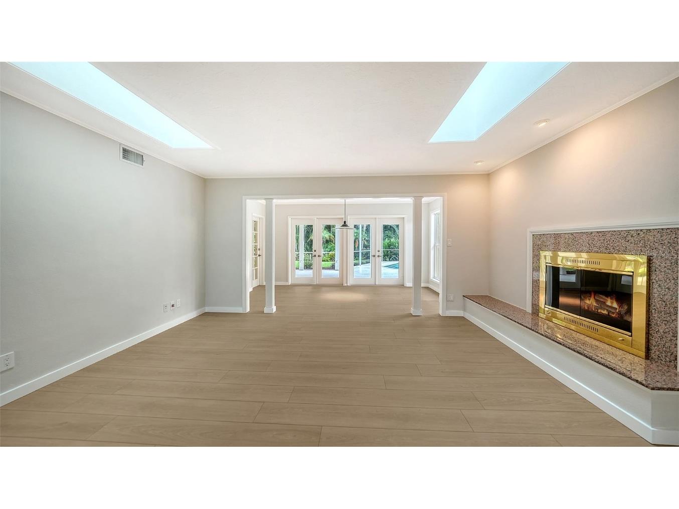 734 Indian Beach Circle Sarasota FL 34234 A4663994 image8