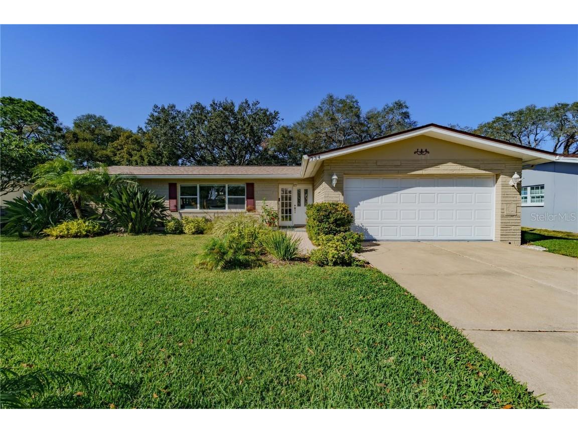 734 Lake Forest Road Clearwater FL 33765 U8229083 image1