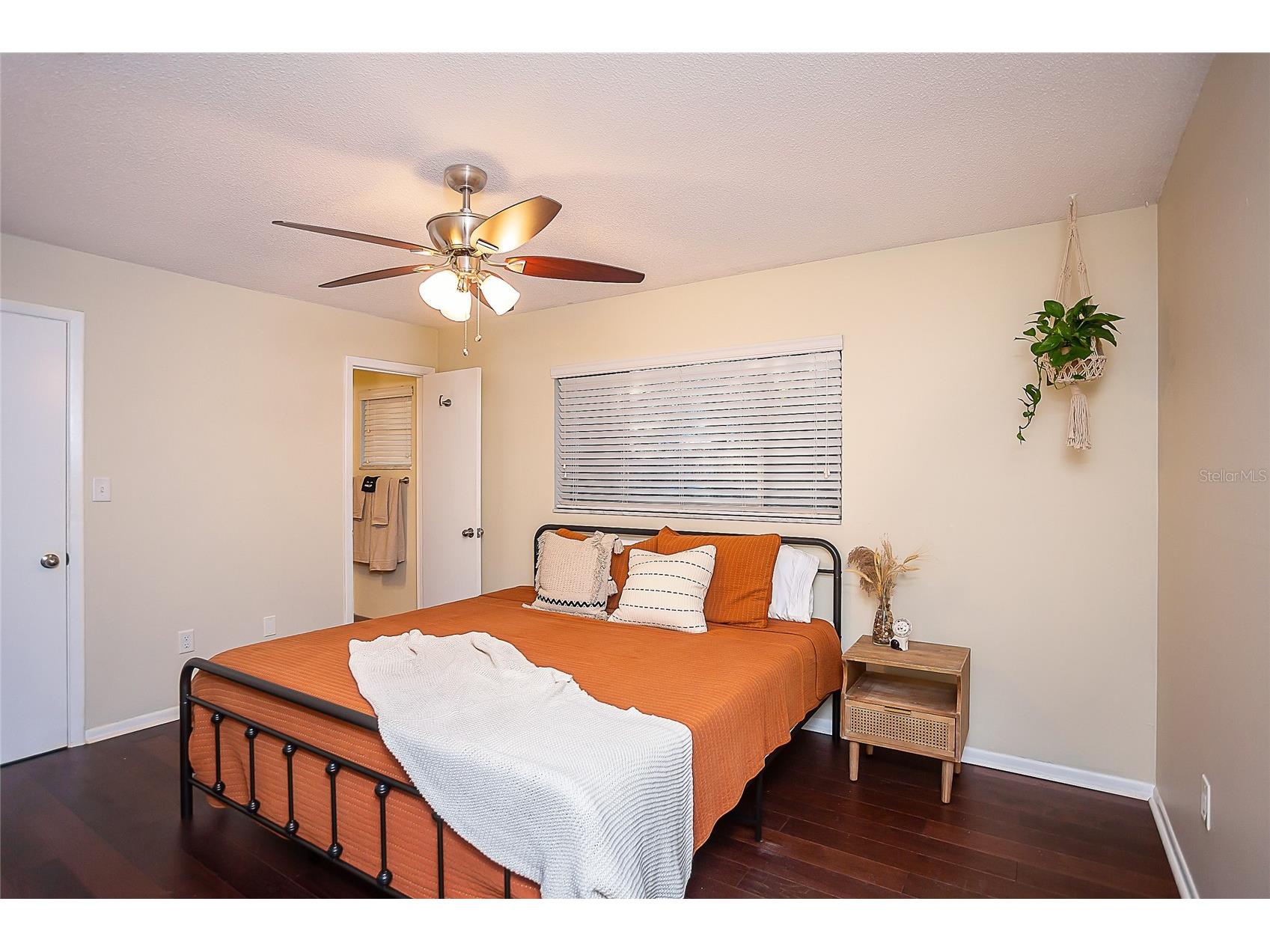 734 NW 38th Street Gainesville FL 32607 GC538978 image15