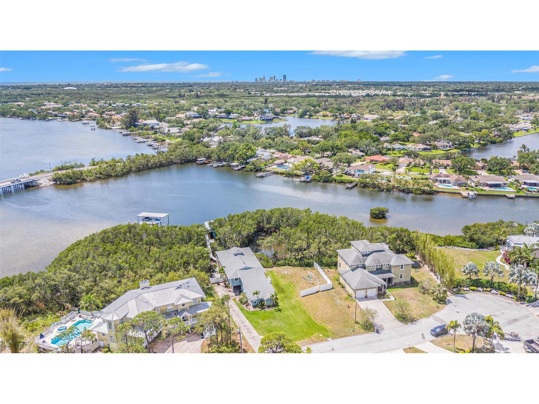 734 Weedon Drive NE Saint Petersburg FL 33702 - RIVIERA BAY TB8472716 image6