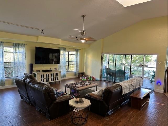 734 Weedon Drive NE Saint Petersburg FL 33702 - RIVIERA BAY TB8472753 image5