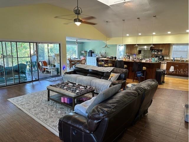 734 Weedon Drive NE Saint Petersburg FL 33702 - RIVIERA BAY TB8472753 image6