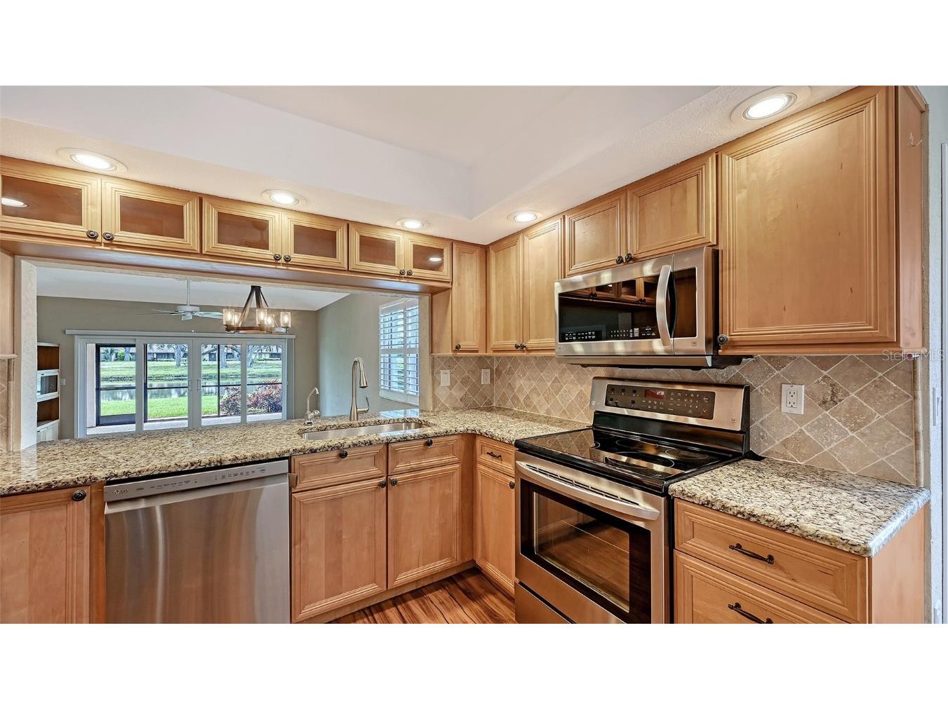 7340 Golf Pointe Circle Sarasota FL 34243 A4664716 image17