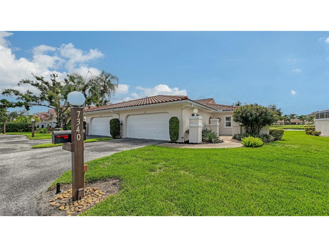 7340 Golf Pointe Circle Sarasota FL 34243 A4664716 image2