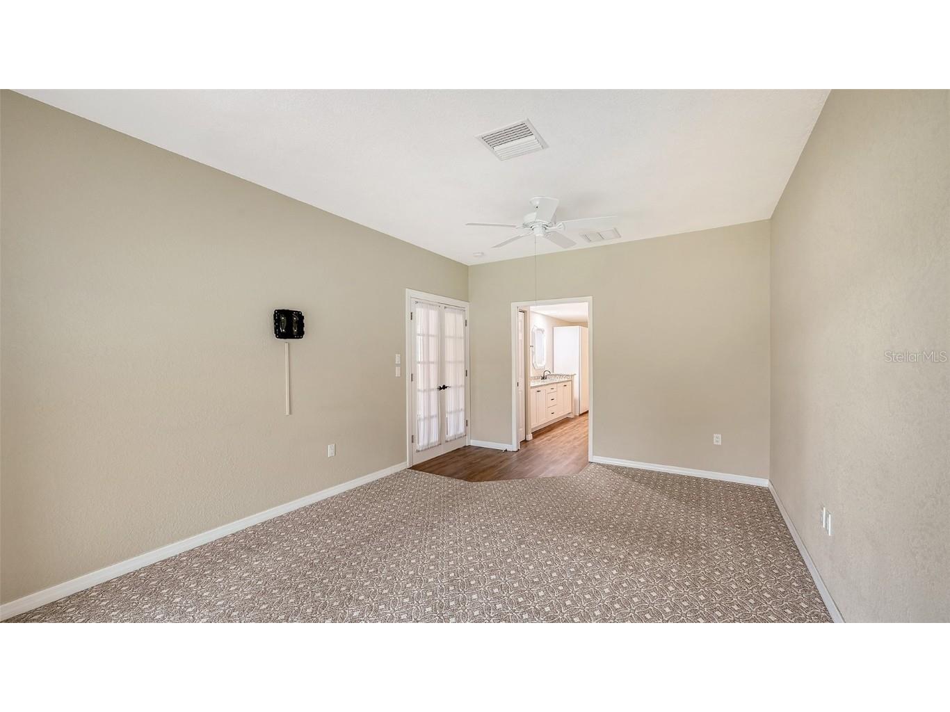 7340 Golf Pointe Circle Sarasota FL 34243 A4664716 image25