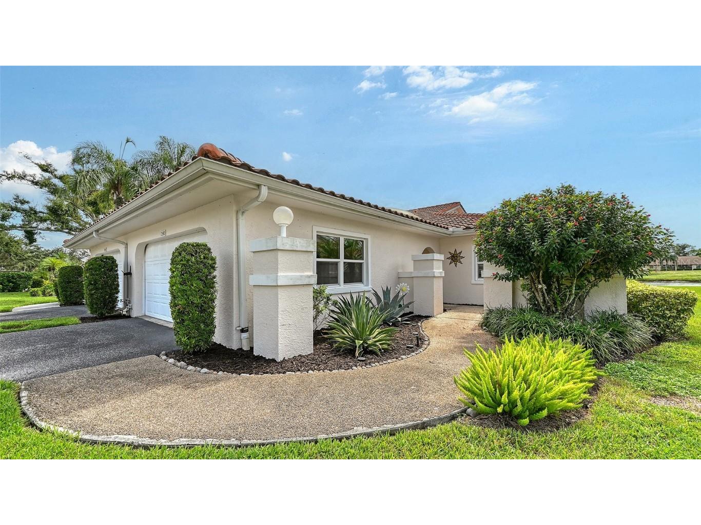 7340 Golf Pointe Circle Sarasota FL 34243 A4664716 image3