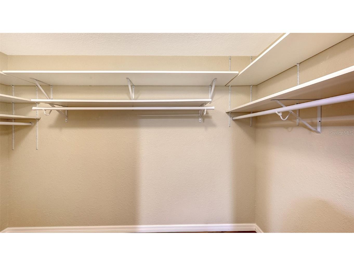 7340 Golf Pointe Circle Sarasota FL 34243 A4664716 image30