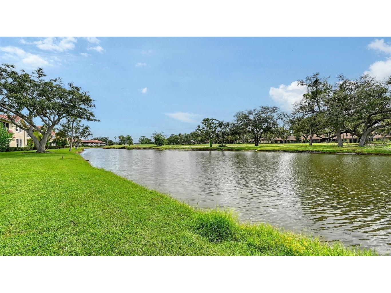 7340 Golf Pointe Circle Sarasota FL 34243 A4664716 image41