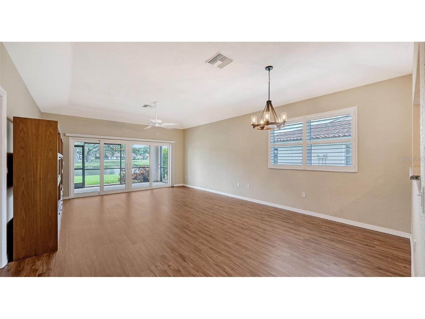 7340 Golf Pointe Circle Sarasota FL 34243 A4664716 image6