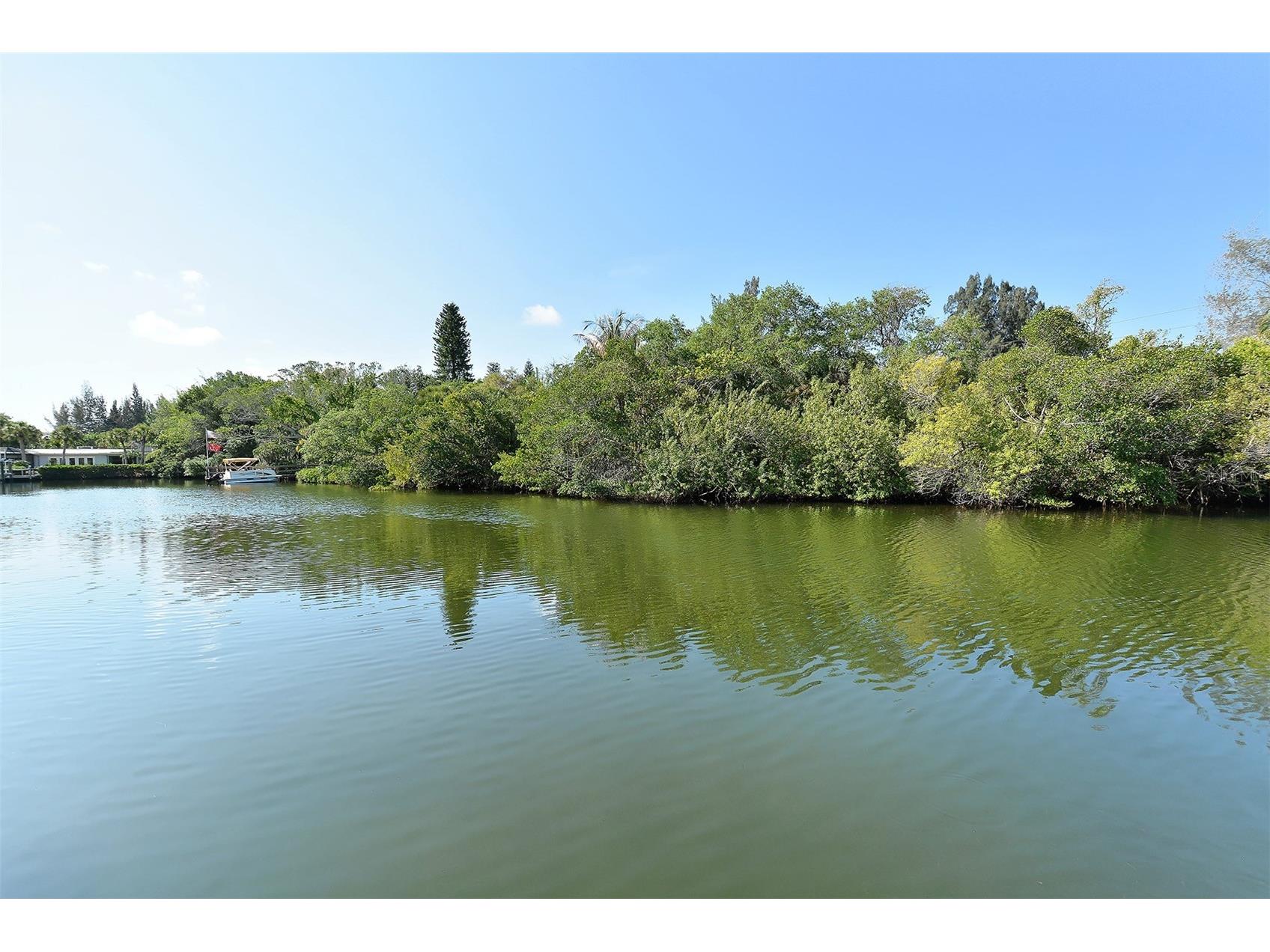 7340 Pine Needle Road Sarasota FL 34242 - HERON LAGOON A4693329 image25