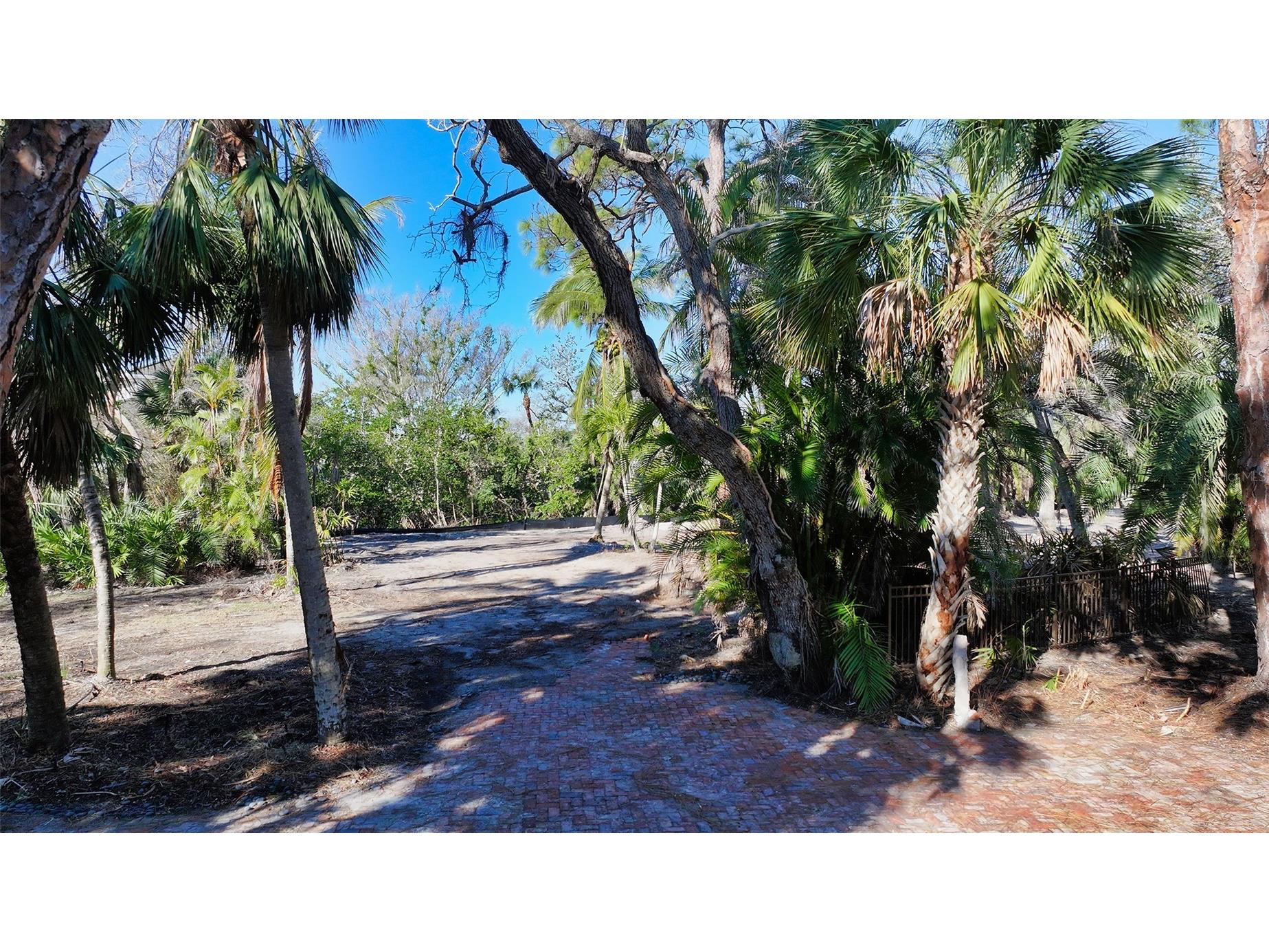 7340 Pine Needle Road Sarasota FL 34242 - HERON LAGOON A4693329 image8