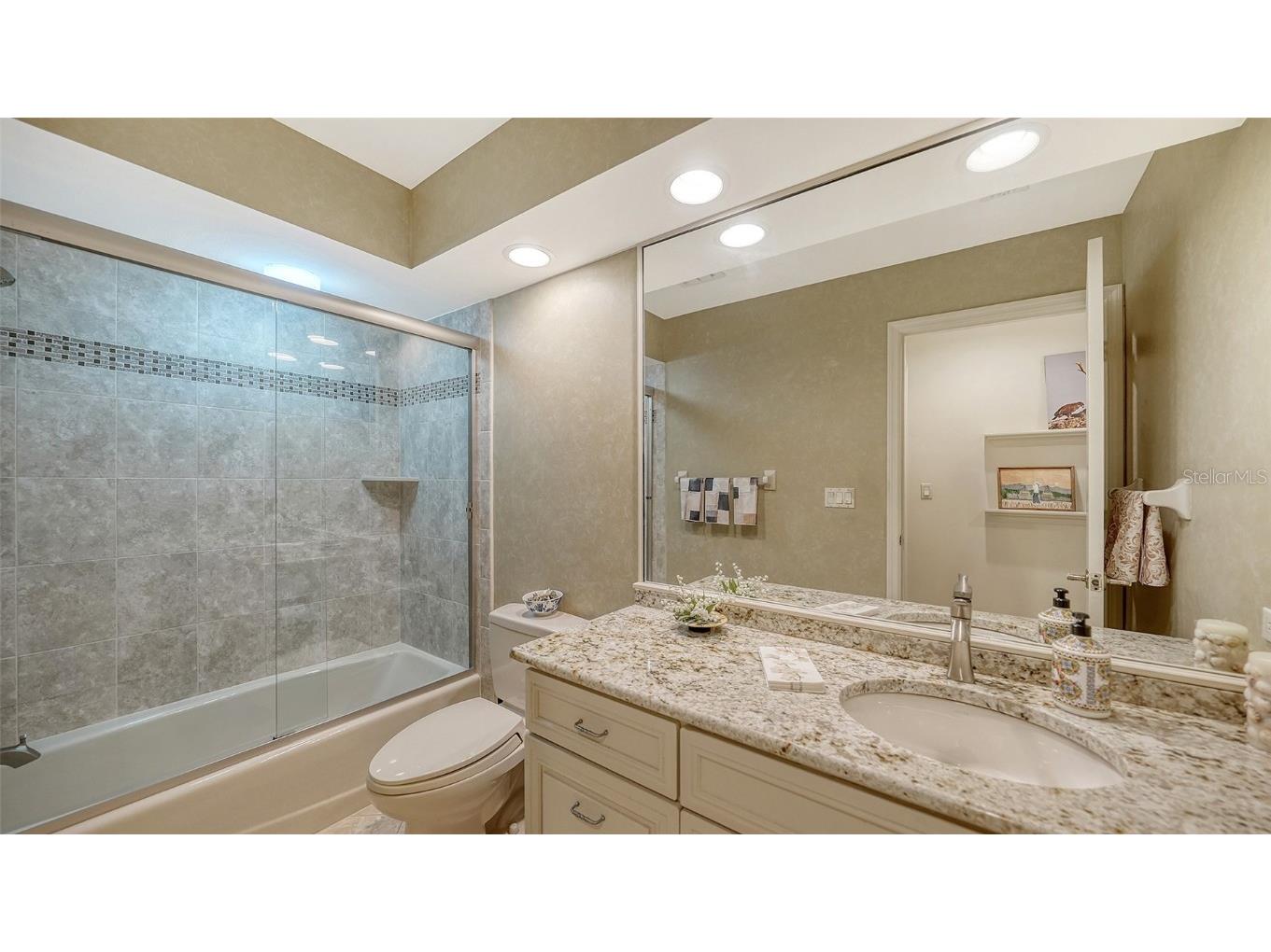 7340 Villa D Este Drive Sarasota FL 34238 A4667704 image26