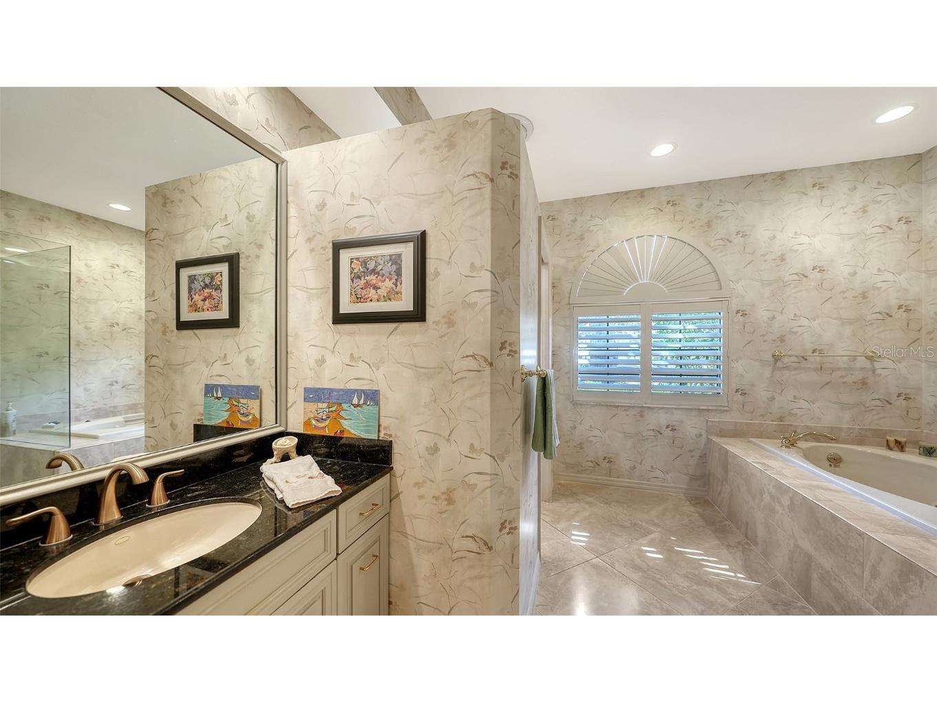 7340 Villa D Este Drive Sarasota FL 34238 A4667704 image30