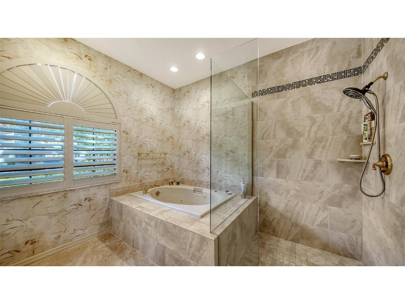 7340 Villa D Este Drive Sarasota FL 34238 A4667704 image31