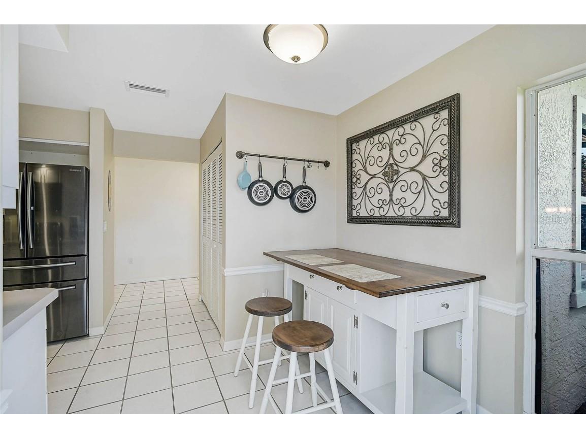 7341 Golf Pointe Circle Sarasota FL 34243 A4660915 image18