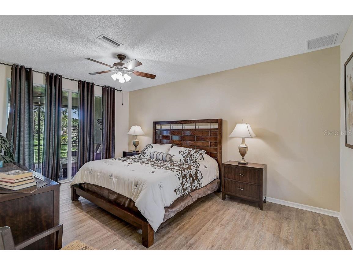 7341 Golf Pointe Circle Sarasota FL 34243 A4660915 image19