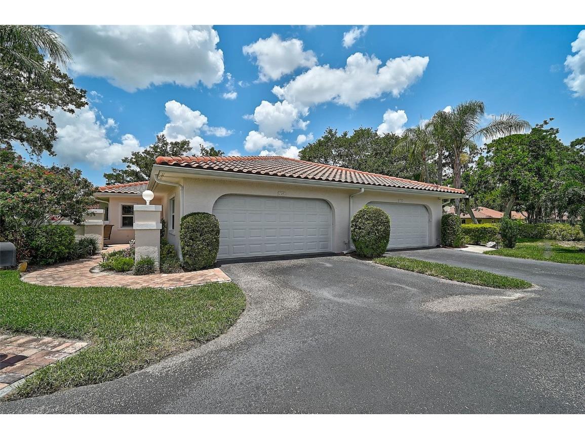 7341 Golf Pointe Circle Sarasota FL 34243 A4660915 image2