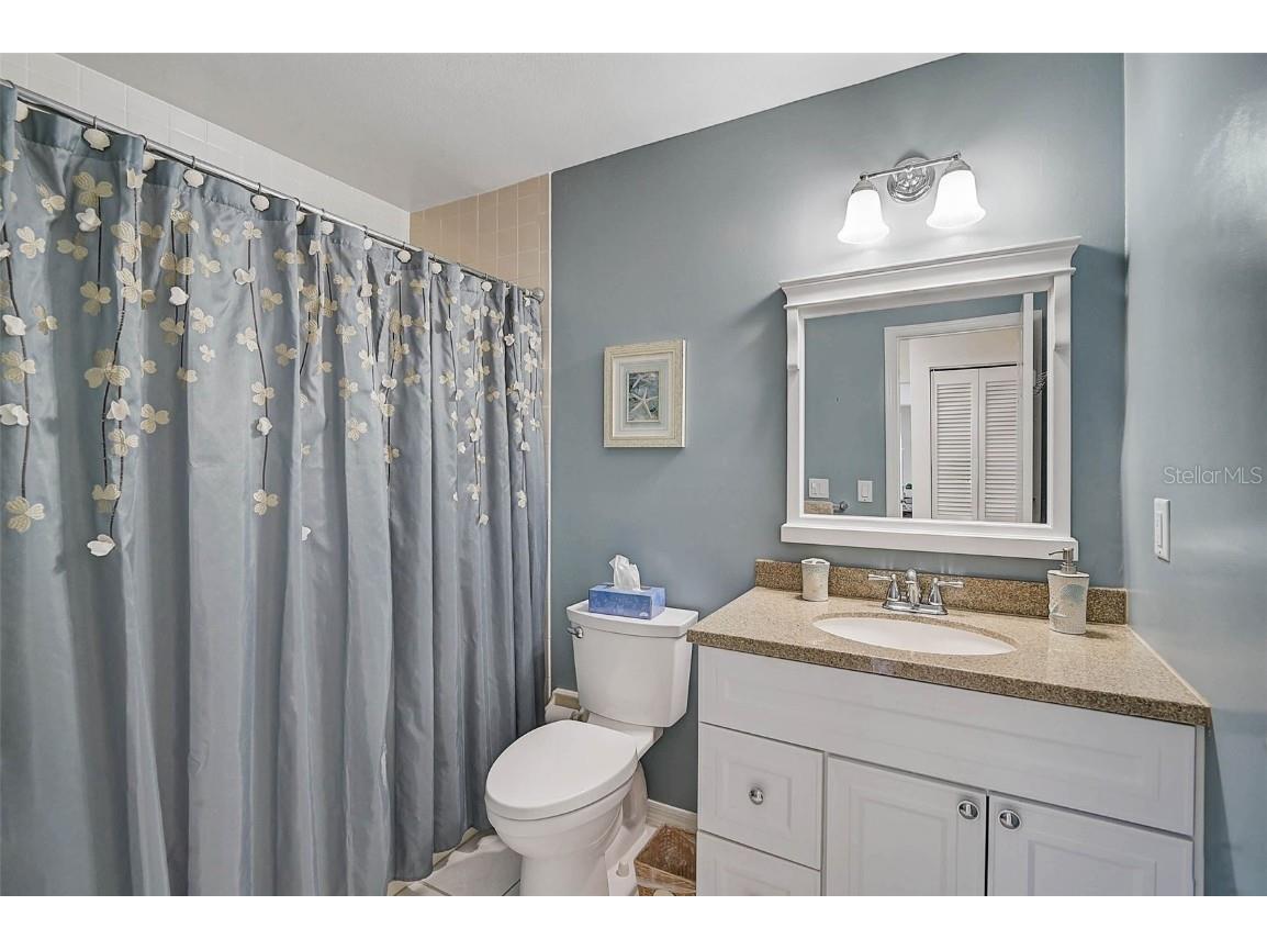 7341 Golf Pointe Circle Sarasota FL 34243 A4660915 image27