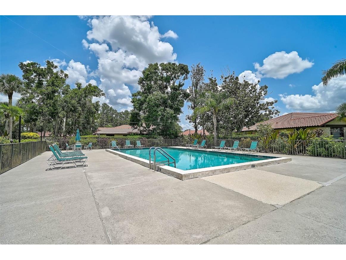 7341 Golf Pointe Circle Sarasota FL 34243 A4660915 image41