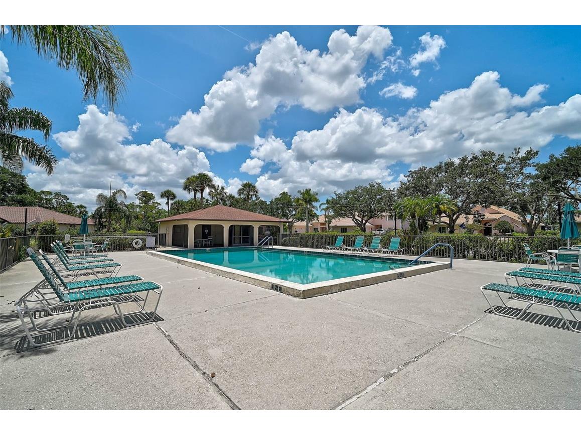 7341 Golf Pointe Circle Sarasota FL 34243 A4660915 image43