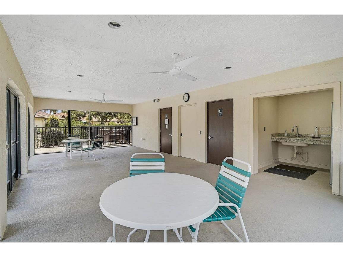 7341 Golf Pointe Circle Sarasota FL 34243 A4660915 image44