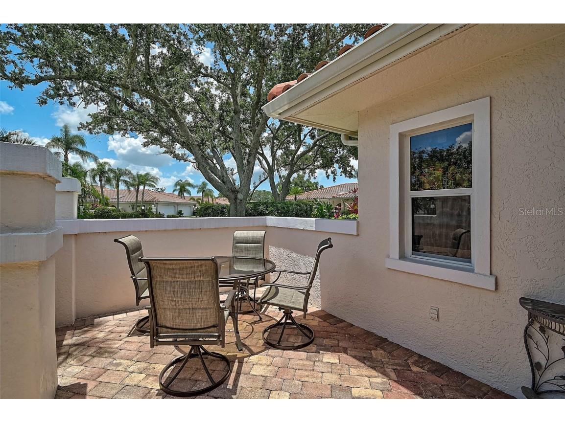 7341 Golf Pointe Circle Sarasota FL 34243 A4660915 image6