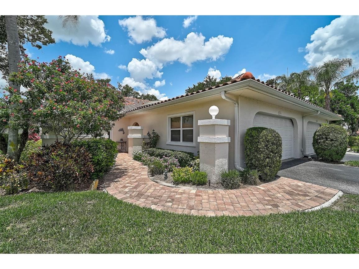 7341 Golf Pointe Circle Sarasota FL 34243 A4671327 image1