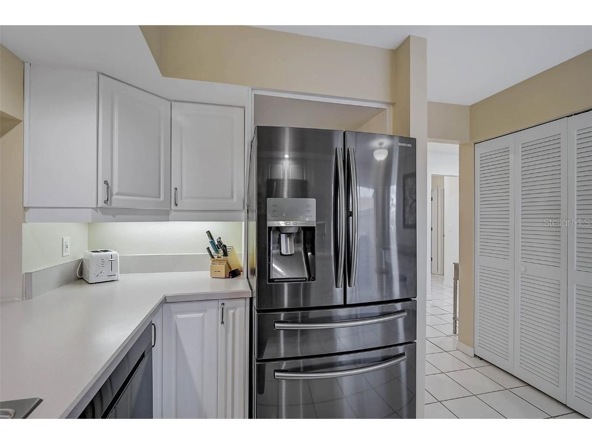 7341 Golf Pointe Circle Sarasota FL 34243 A4671327 image11