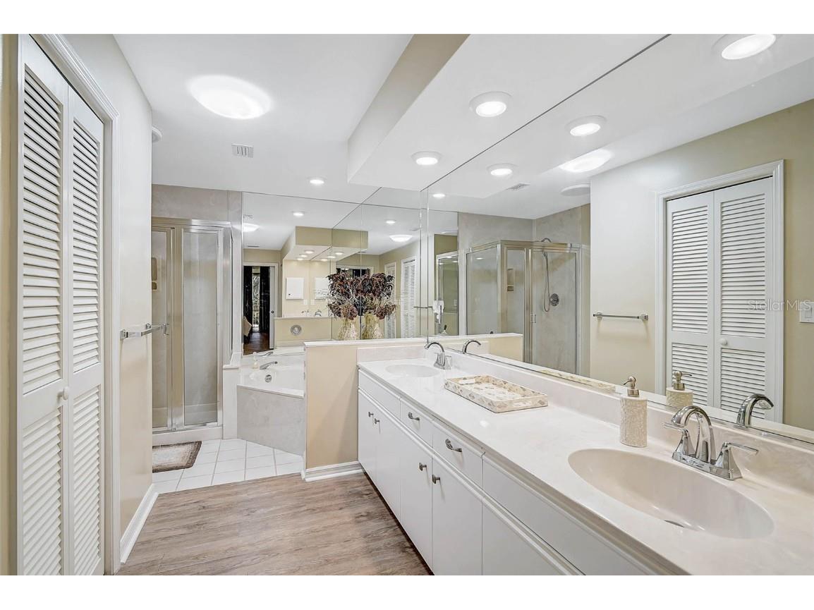 7341 Golf Pointe Circle Sarasota FL 34243 A4671327 image21