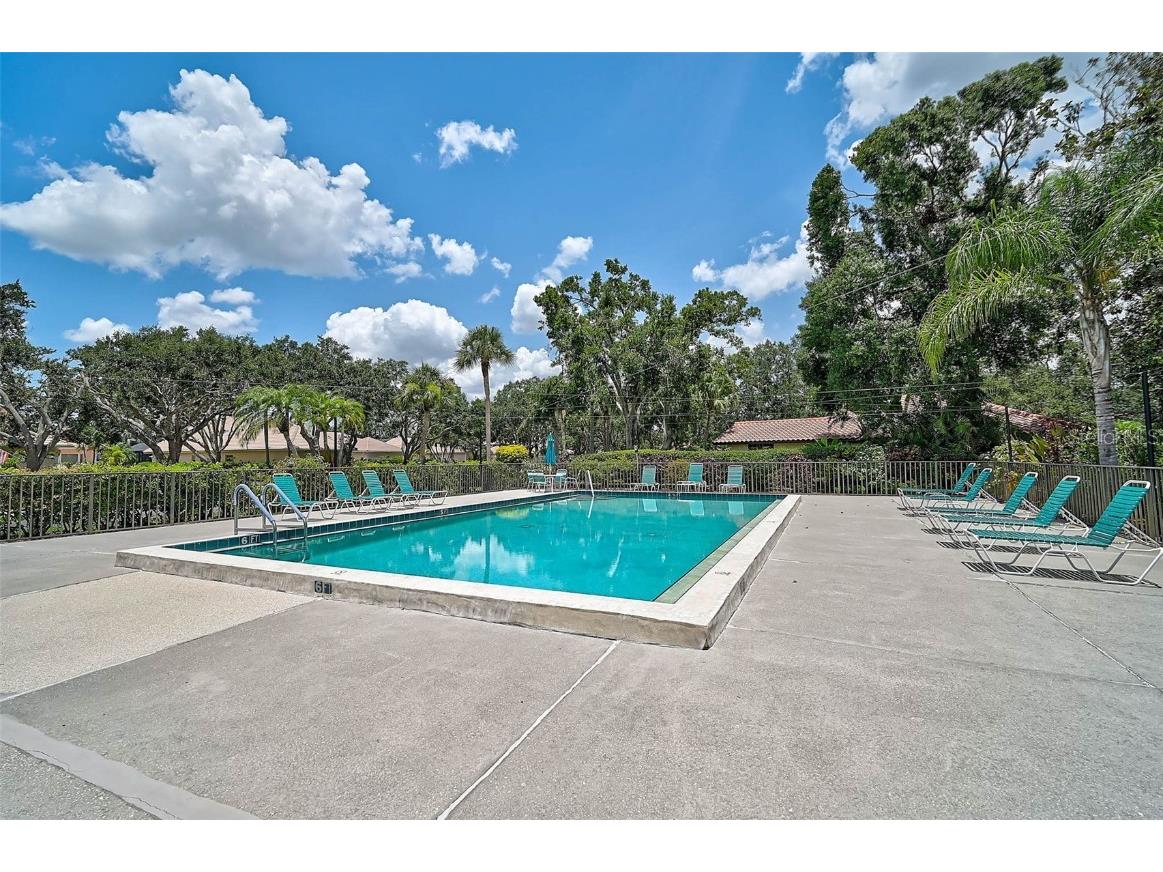 7341 Golf Pointe Circle Sarasota FL 34243 A4671327 image40
