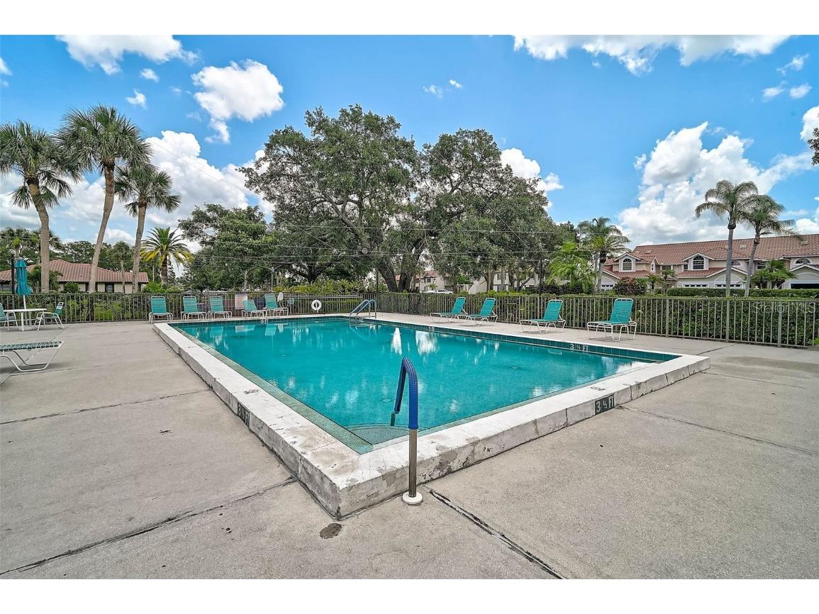 7341 Golf Pointe Circle Sarasota FL 34243 A4671327 image44