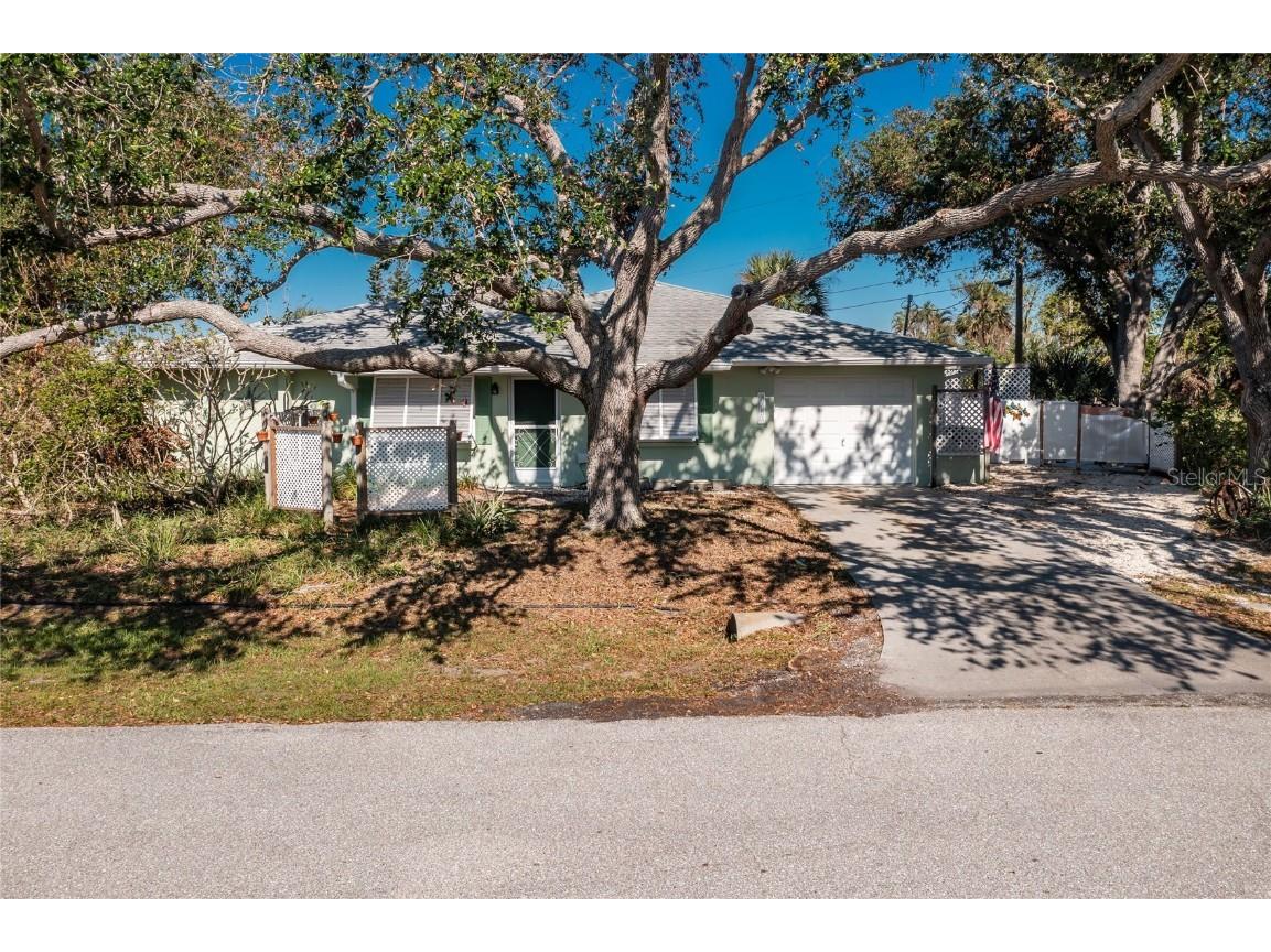 7346 Regina Drive Englewood FL 34224 D6139315 image1