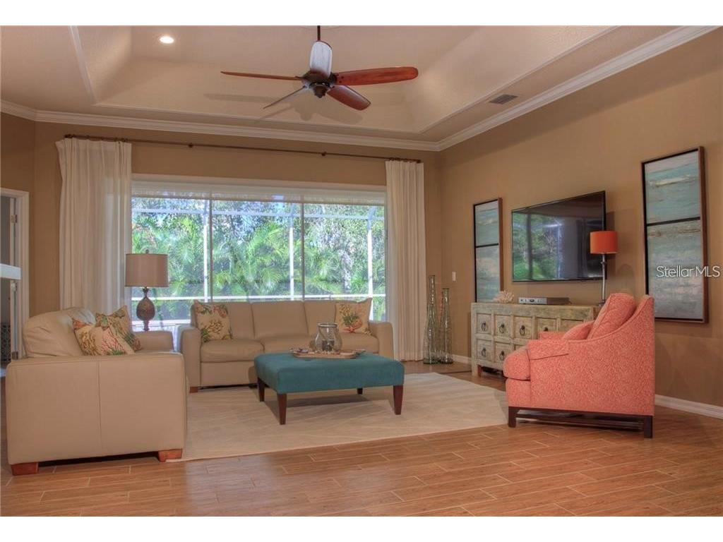 7348 Stanhope Court Sarasota FL 34238 A4492242 image2