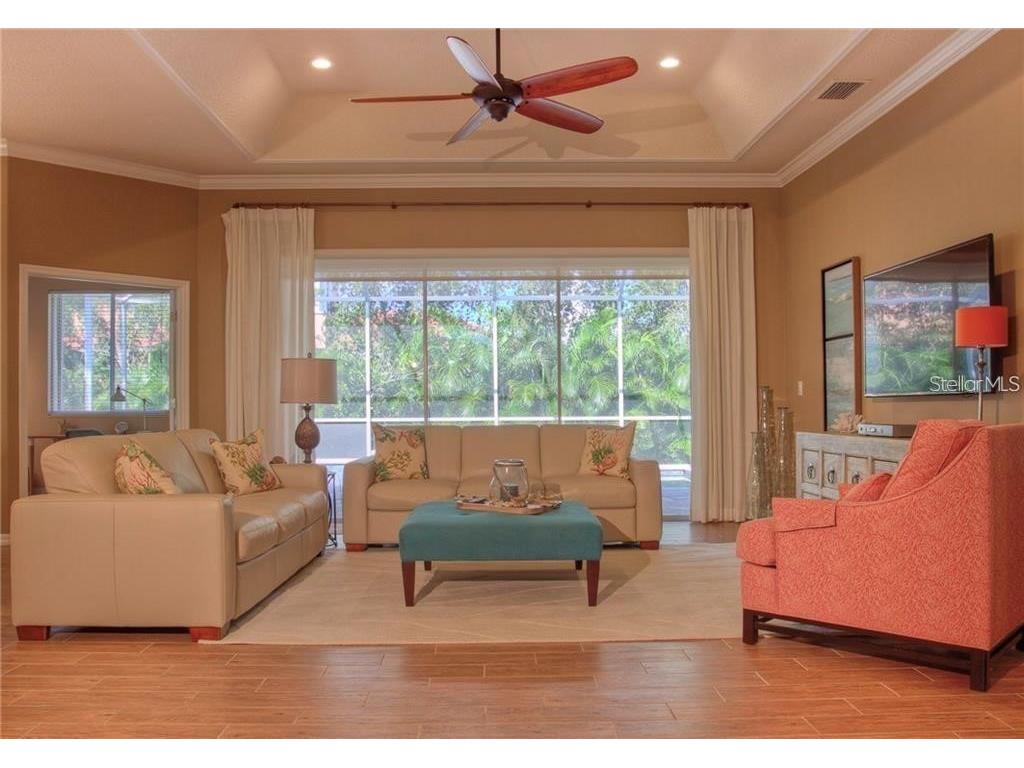 7348 Stanhope Court Sarasota FL 34238 A4492242 image3