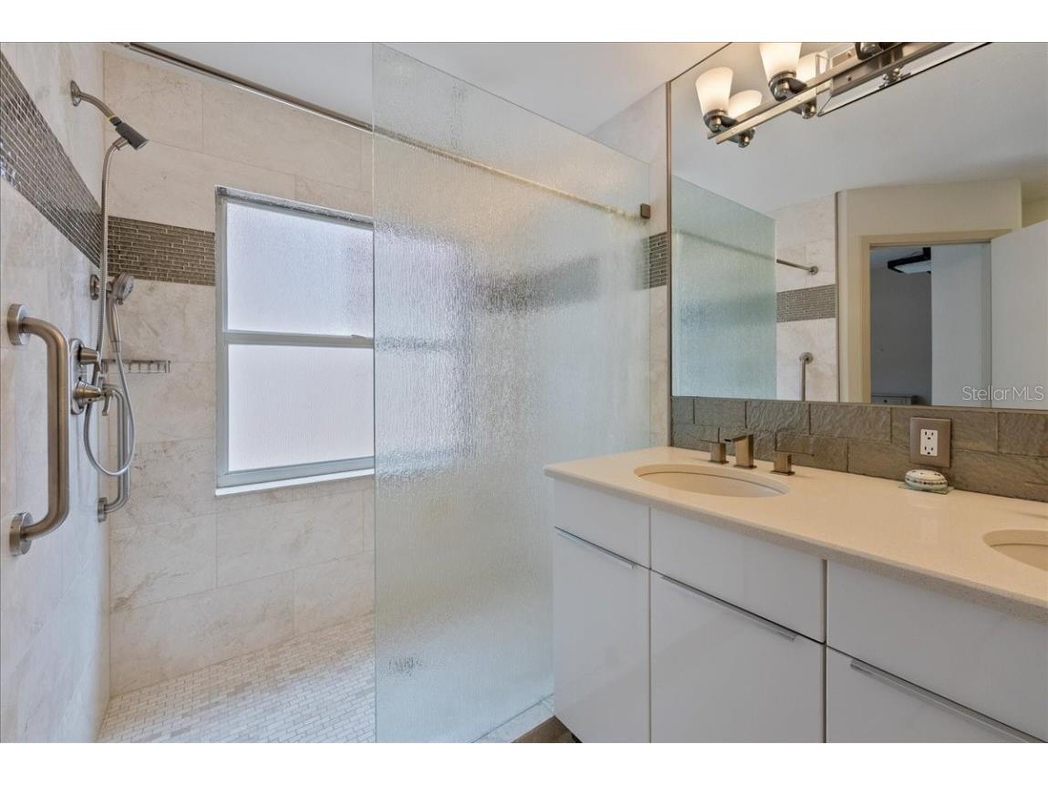 7349 Regina Royale #13 Sarasota FL 34238 A4665401 image35