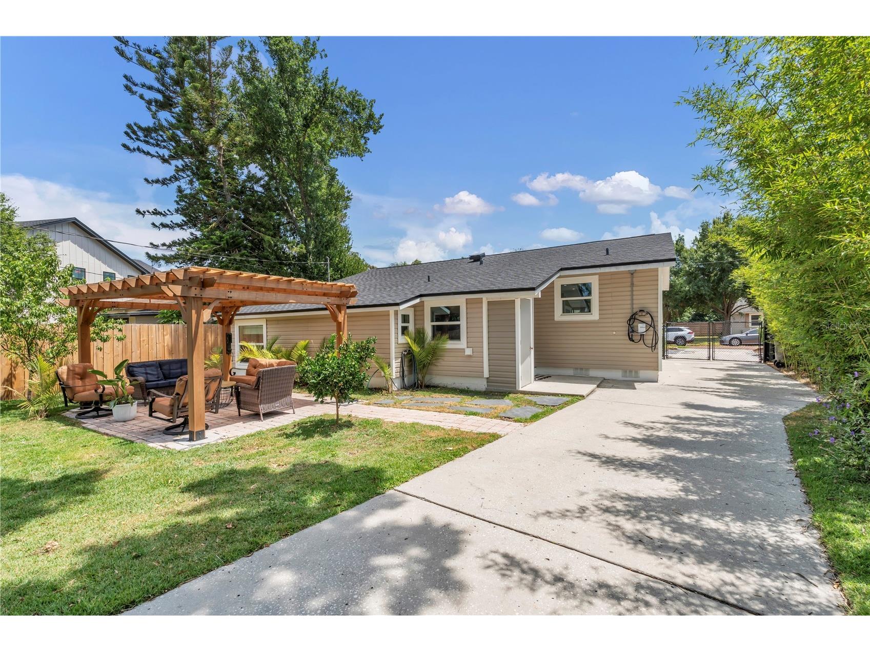 735 40th Avenue N Saint Petersburg FL 33703 TB8504827 image24