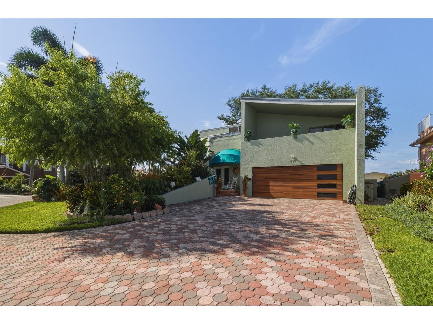 735 79th Circle S Saint Petersburg FL 33707 TB8521145 image1