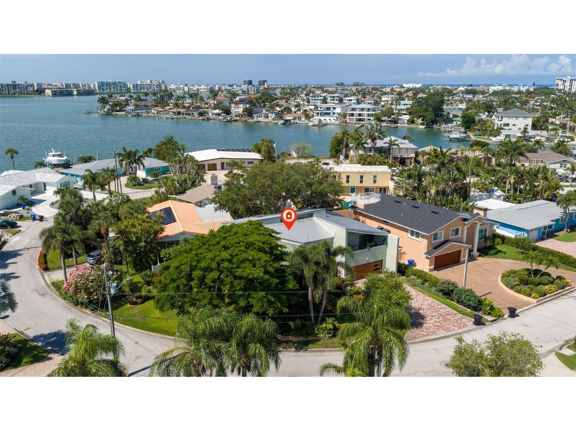 735 79th Circle S Saint Petersburg FL 33707 TB8521145 image2