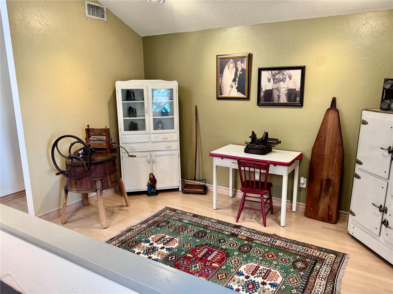 735 79th Circle S Saint Petersburg FL 33707 TB8521145 image20