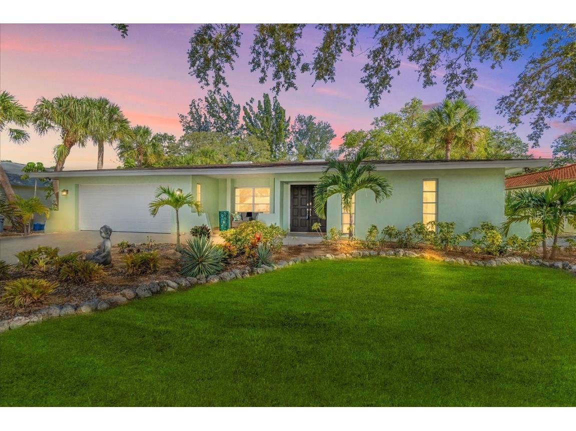 735 Birdsong Lane Siesta Key FL 34242 A4589393 image1