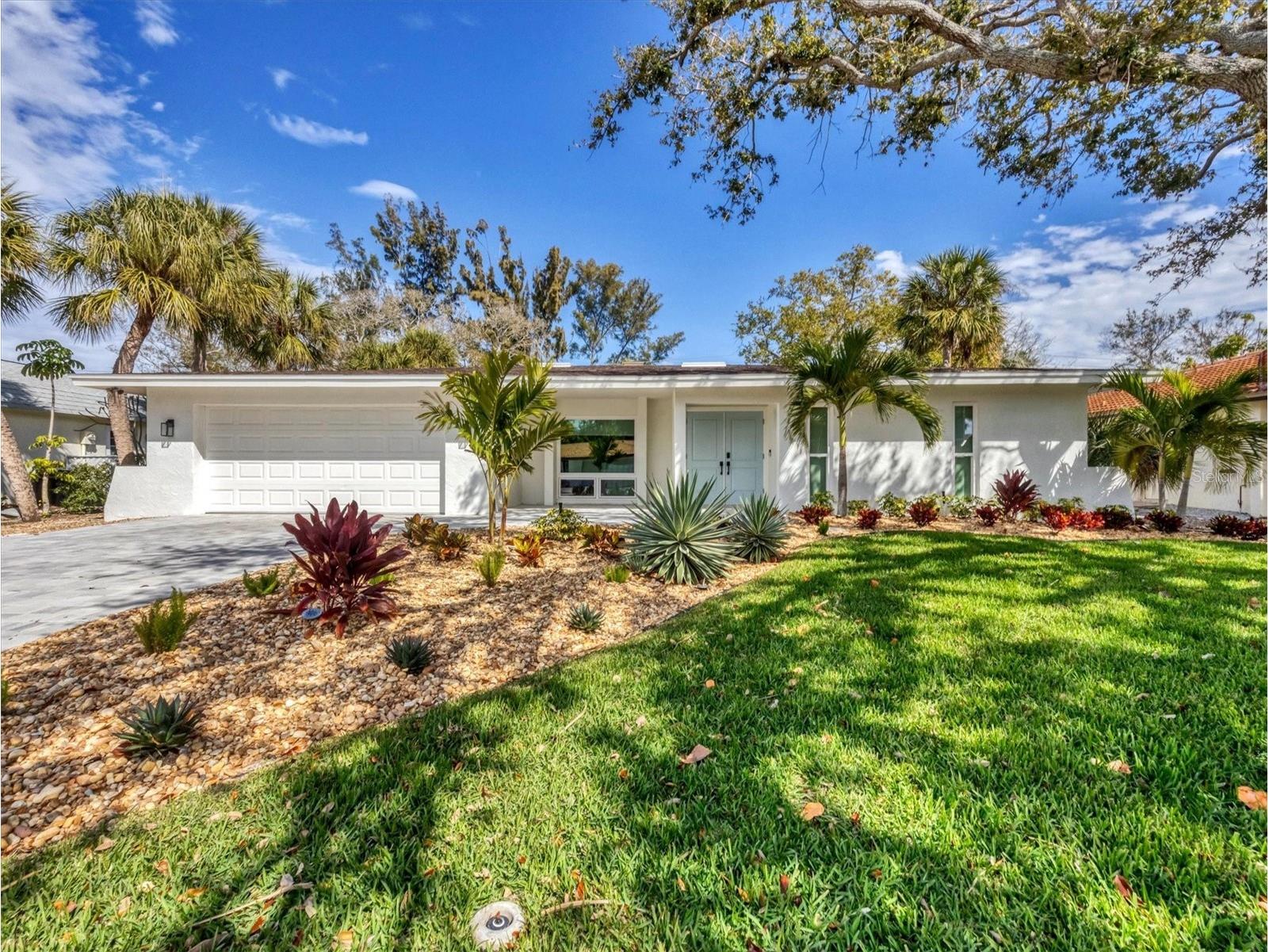 735 Birdsong Lane Sarasota FL 34242 A4660352 image2