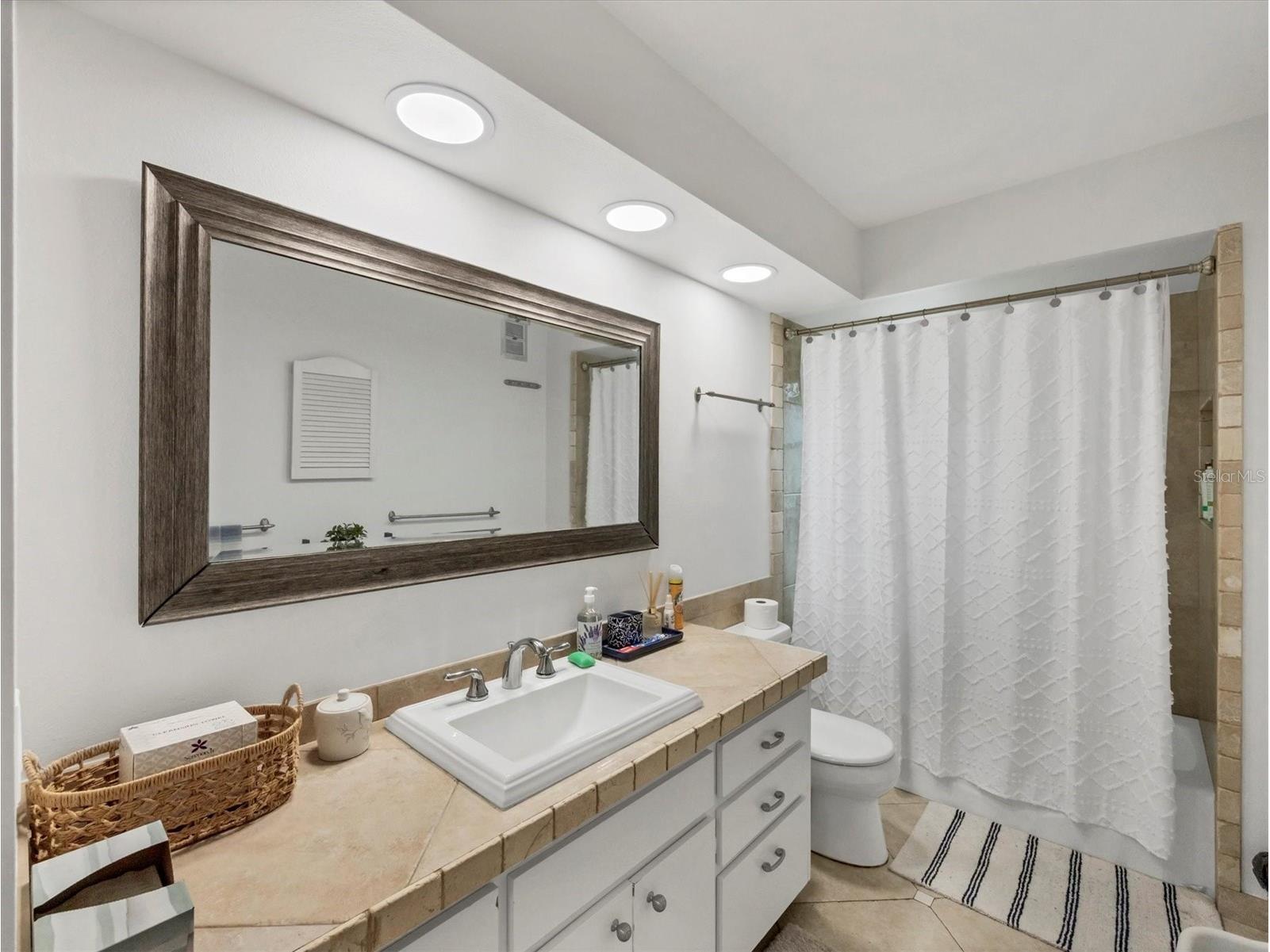 735 Birdsong Lane Sarasota FL 34242 A4660352 image20