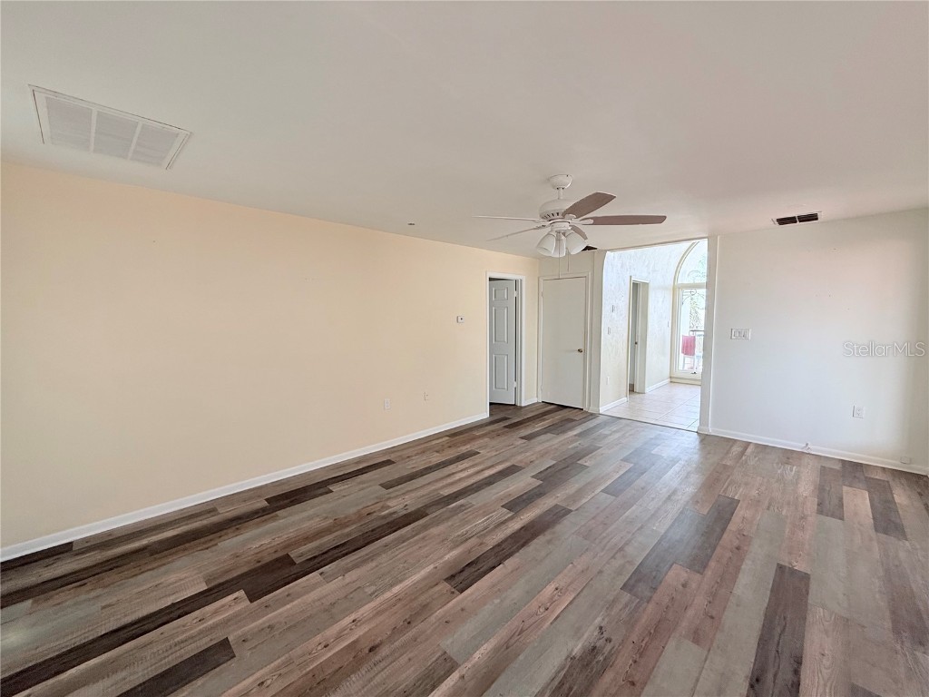 735 Dodecanese Boulevard Tarpon Springs FL 34689 TB8422370 image9