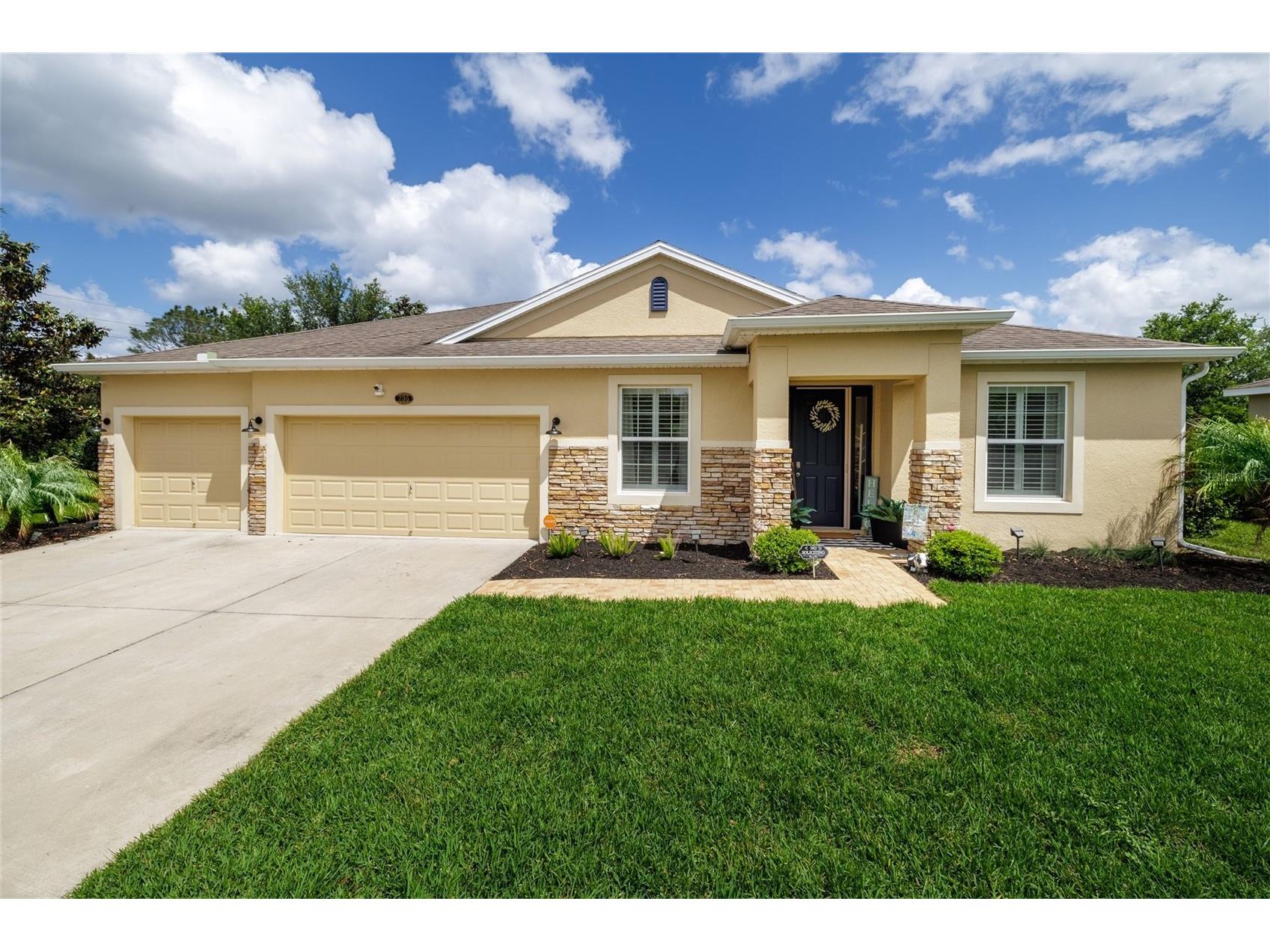 735 Evening Star Lane Deland FL 32724 V4948457 image1