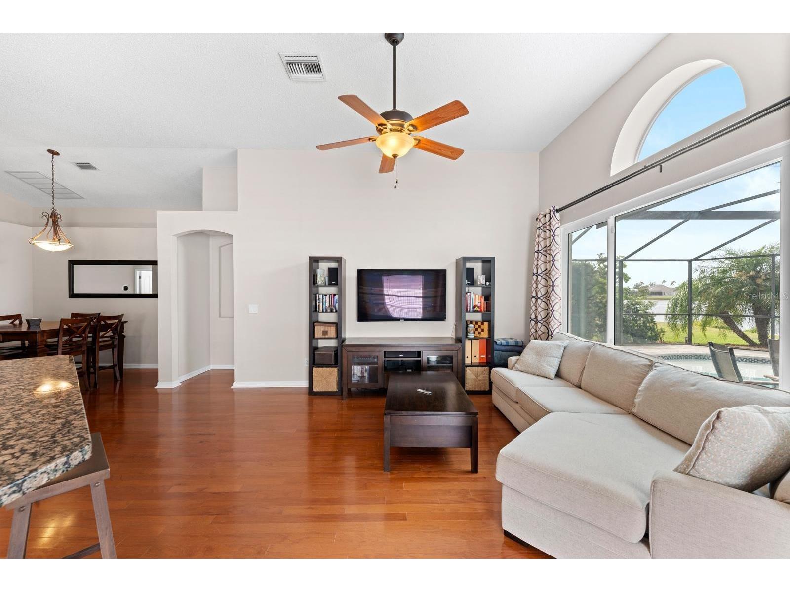735 NE Addison Drive Saint Petersburg FL 33716 TB8507415 image7
