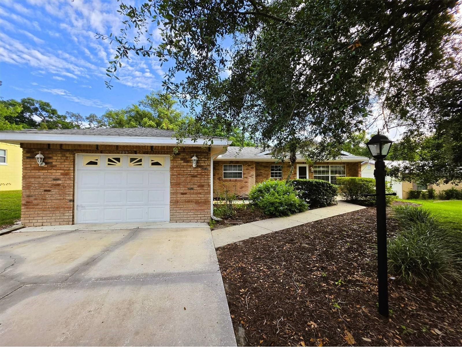 735 Overhill Road Deland FL 32720 TB8519496 image1