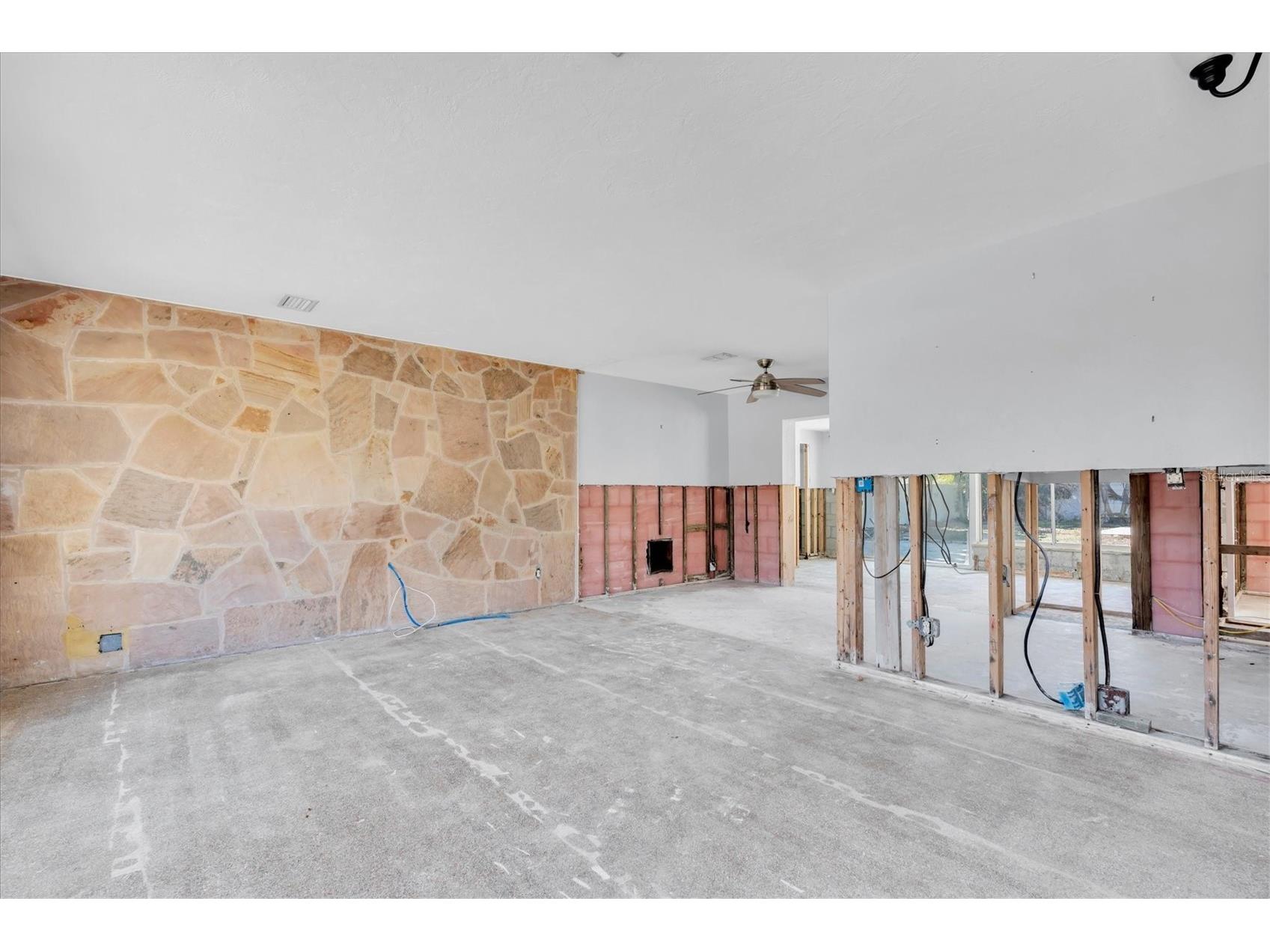 735 Snell Isle Boulevard NE Saint Petersburg FL 33704 TB8481936 image3