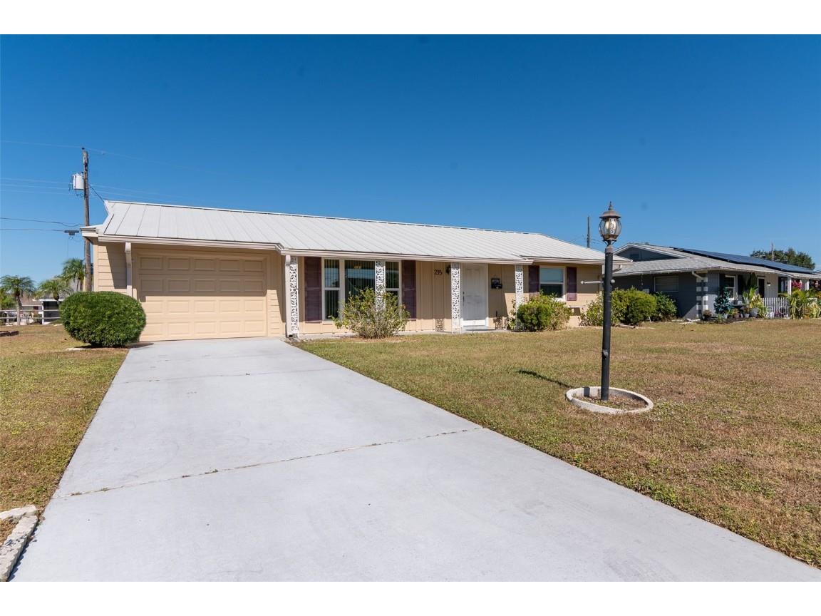 735 Torrey Pines Avenue Sun City Center FL 33573 TB8446676 image4