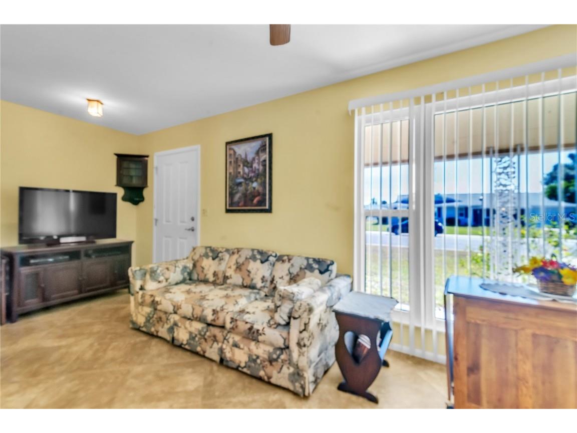 735 Torrey Pines Avenue Sun City Center FL 33573 TB8446676 image8