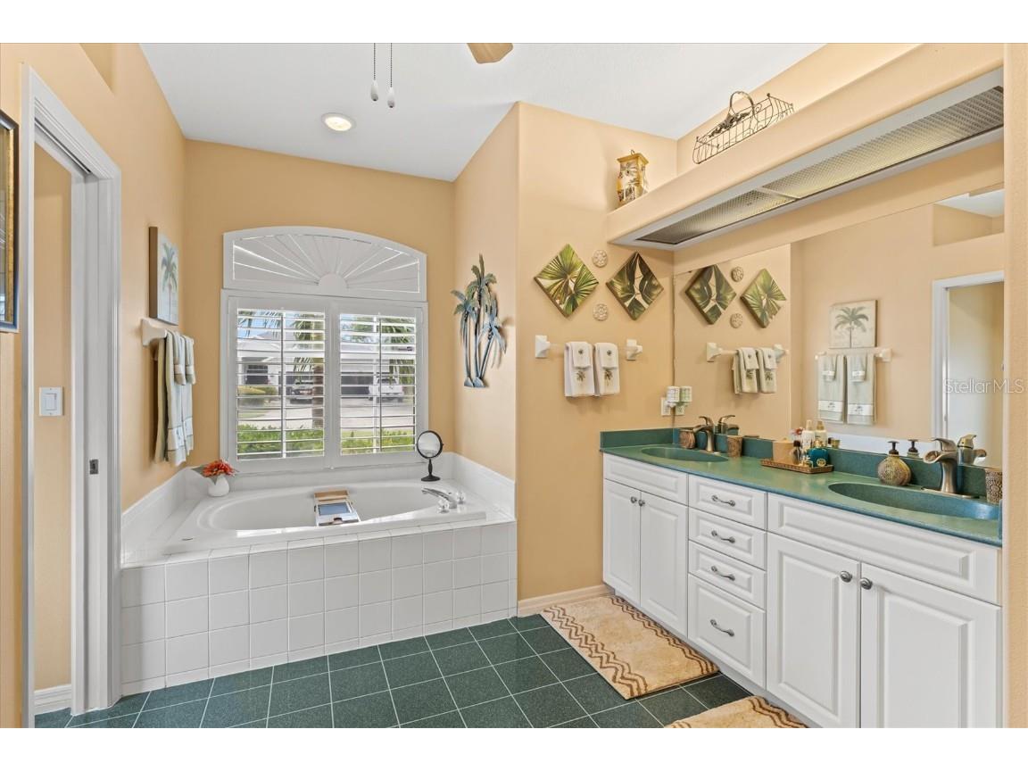 7350 Deer Crossing Court Sarasota FL 34240 A4671132 image25